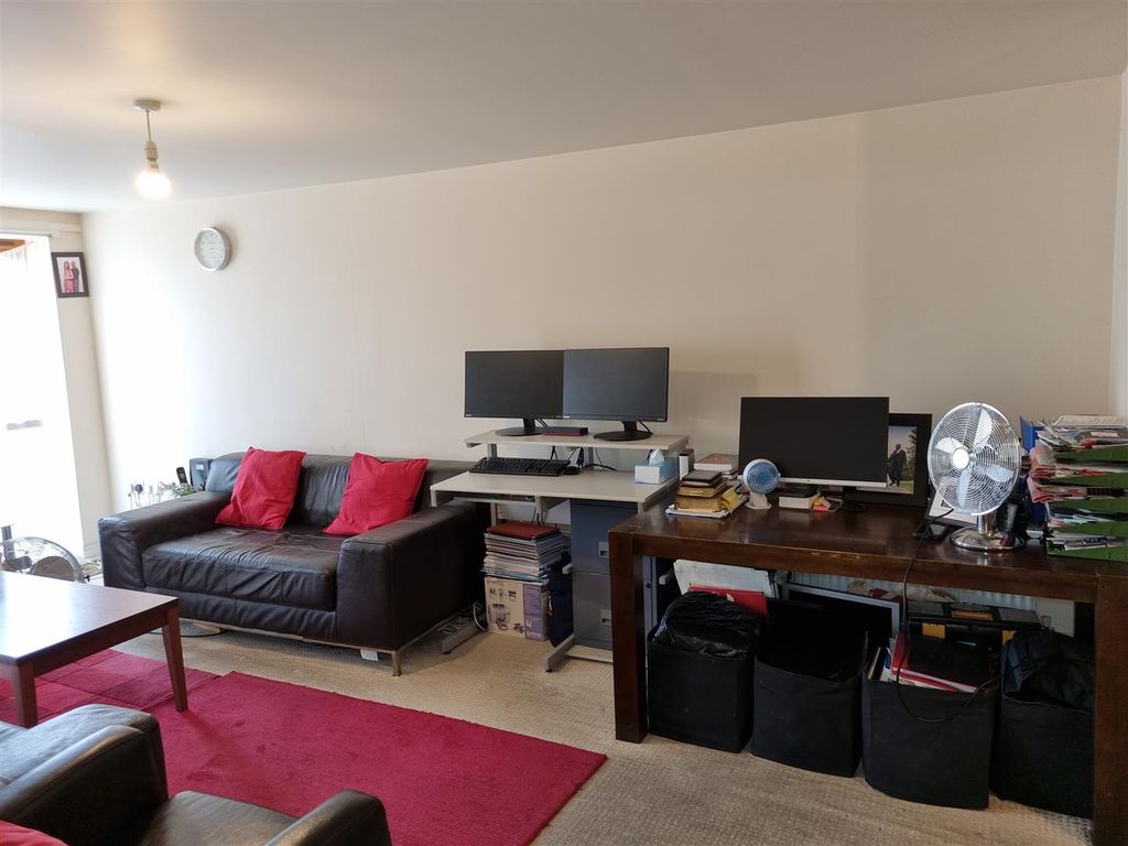 Property photo 3 of 10 1000014702.Jpg