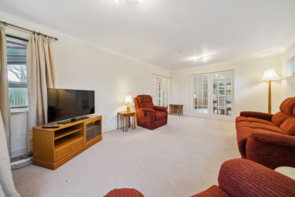 Property photo 3 of 27