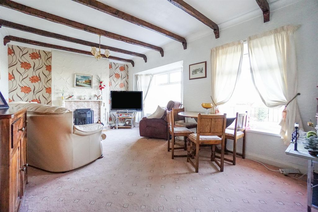 Property photo 3 of 35 Living Room