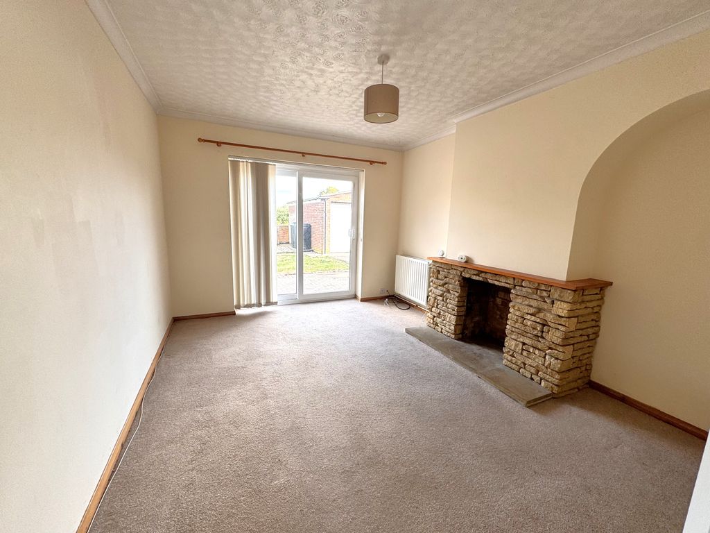 Property photo 3 of 12 Living Room