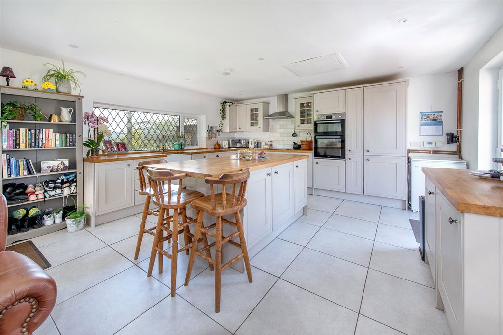 Property photo 2 of 33 Picture No. 40