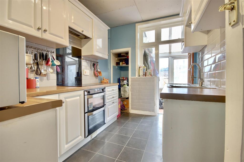 Property photo 3 of 18 Eb1244Db-D924-442A-A78F-A1D17F0547E6_1_201_A.Jpeg