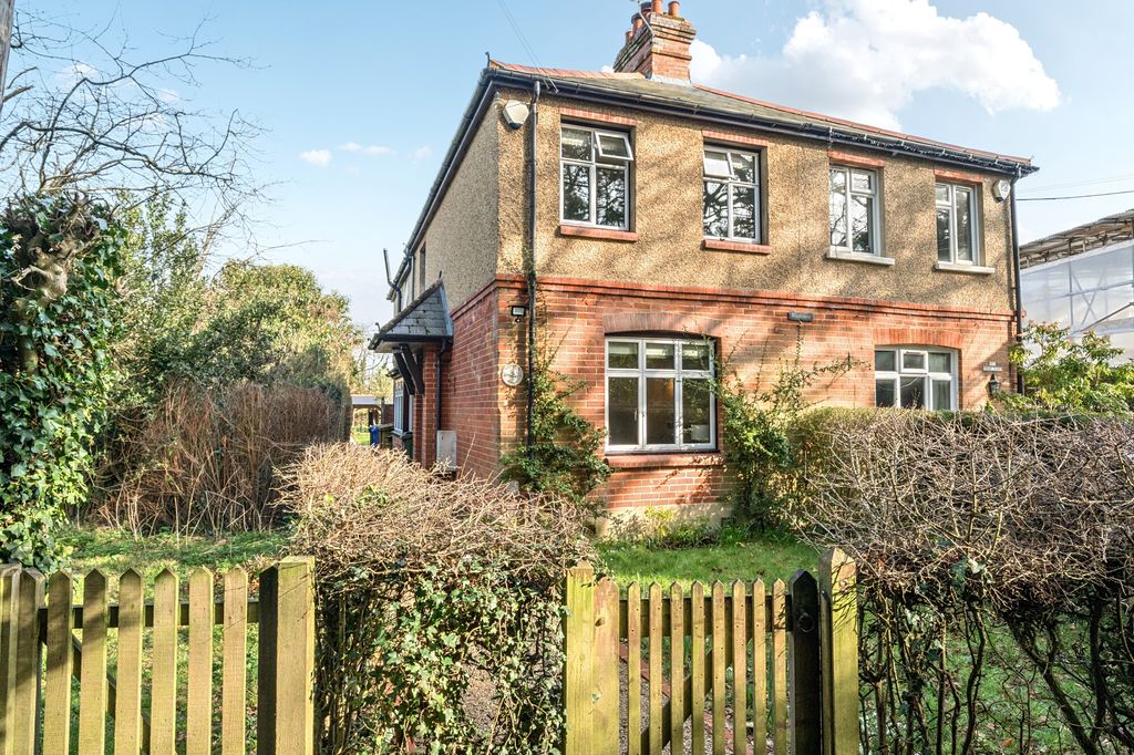 Additional image 8 of 3 bed semi-detached house for saleChurch Path, Hook RG27