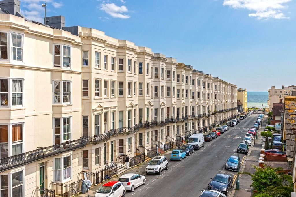 Property photo 2 of 13 3 26 Holland_1.Jpg