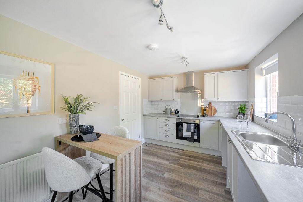 Property photo 2 of 19 Image