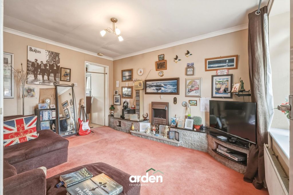 Property photo 2 of 12