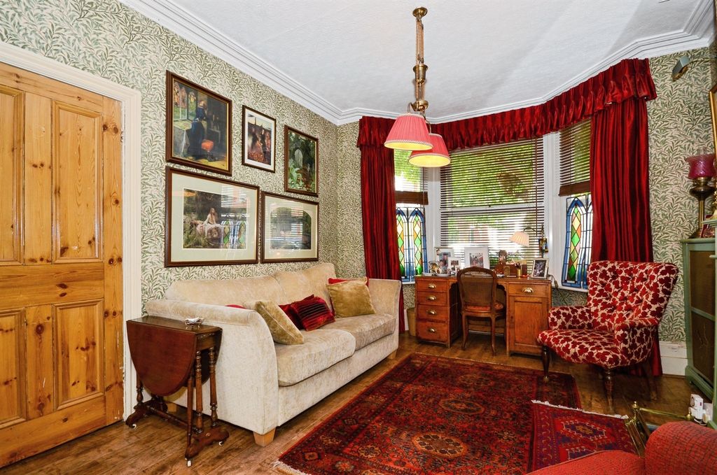 Property photo 2 of 14