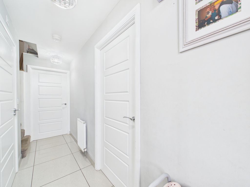 Property photo 2 of 25