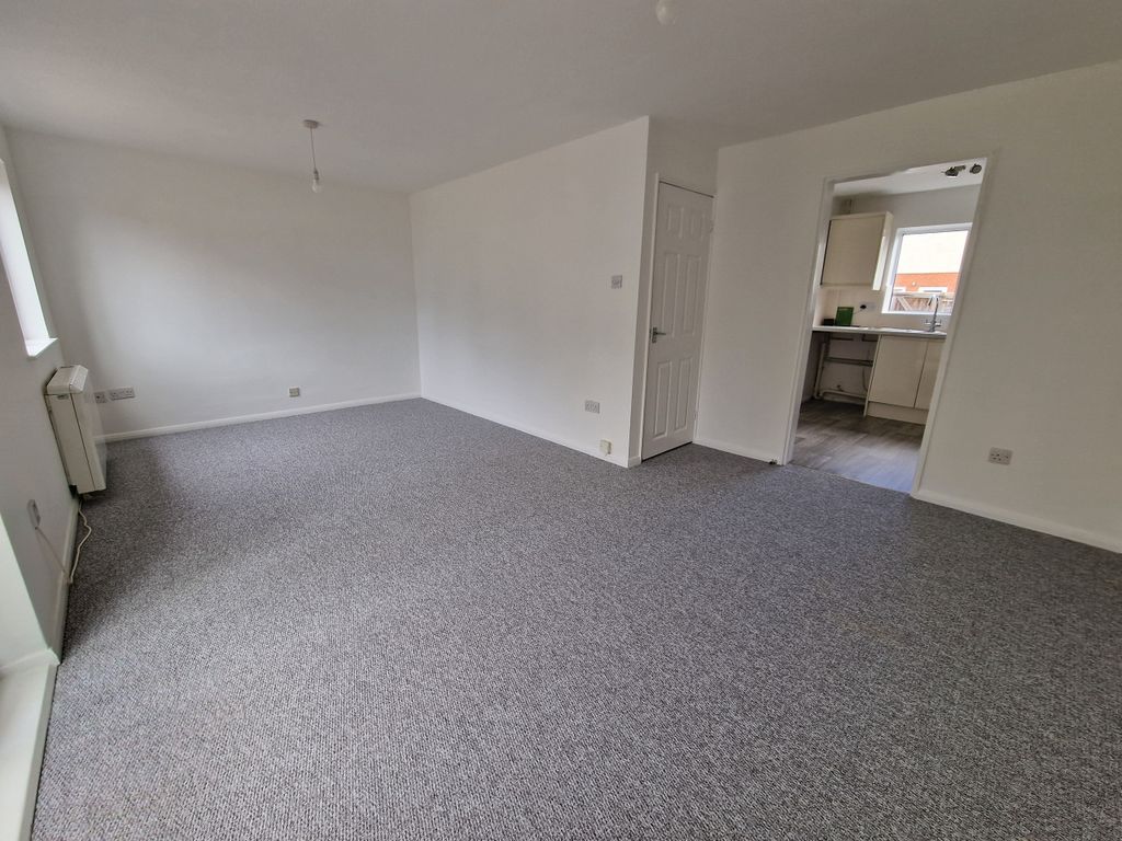 Property photo 3 of 13 Living/Dining Room