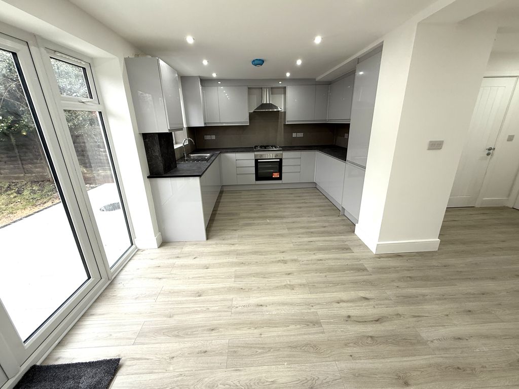 Property photo 2 of 25