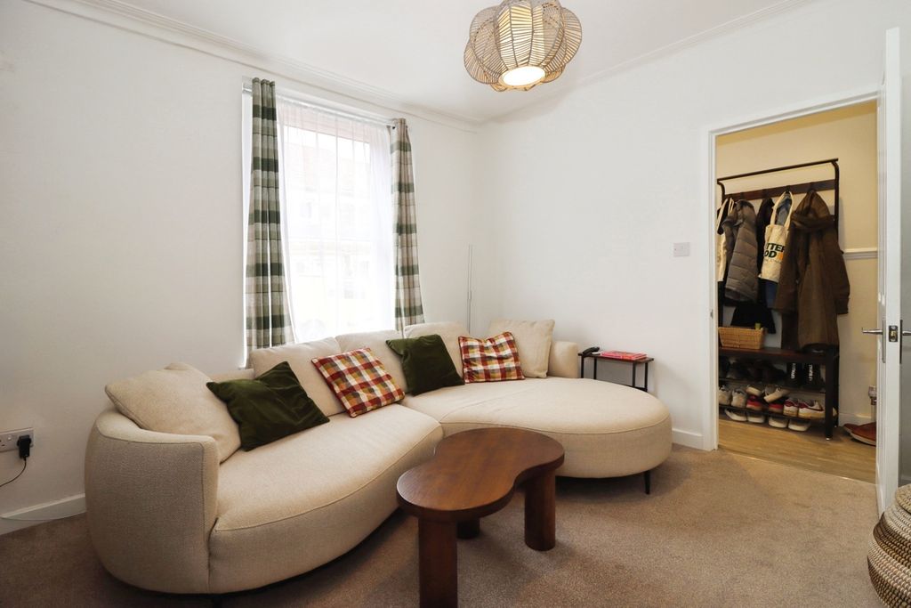 Property photo 3 of 17 Pbox-Img.Jpg