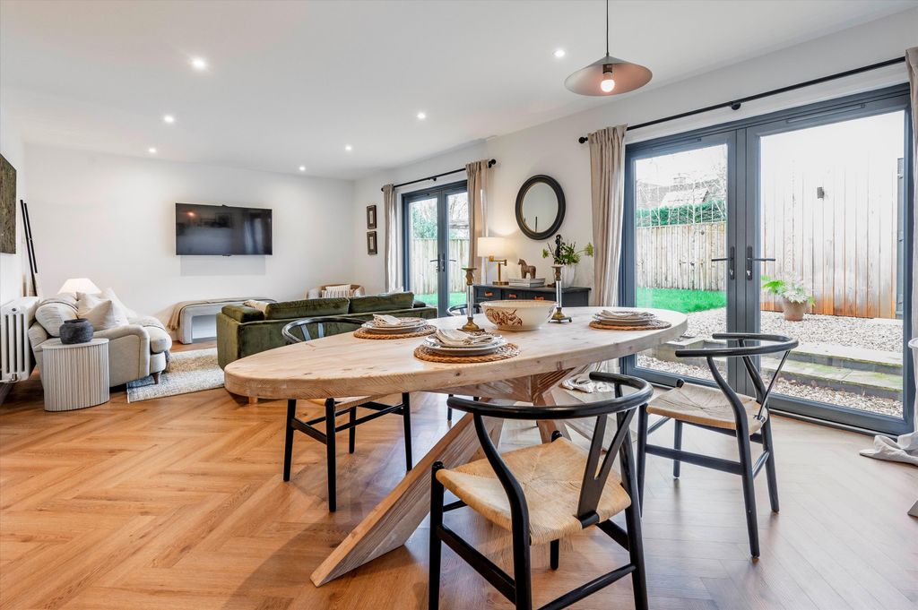 Property photo 3 of 33 Image