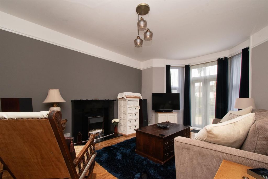 Property photo 3 of 20 Living Room