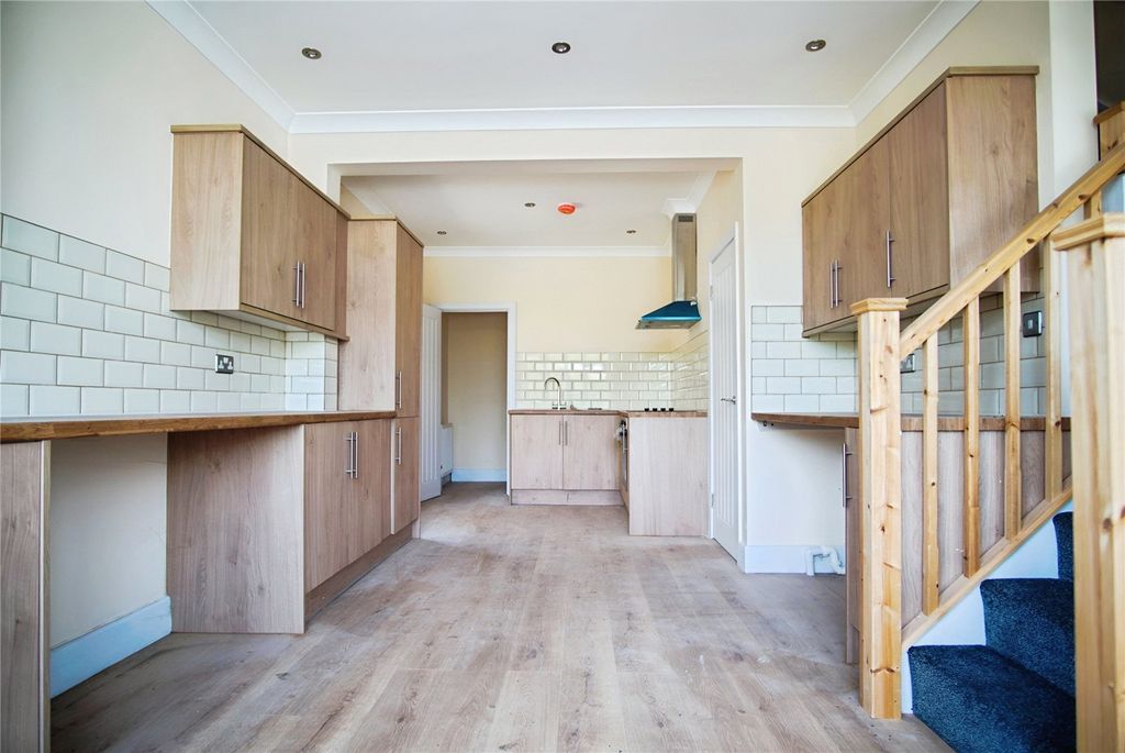 Property photo 2 of 13 Picture No. 04