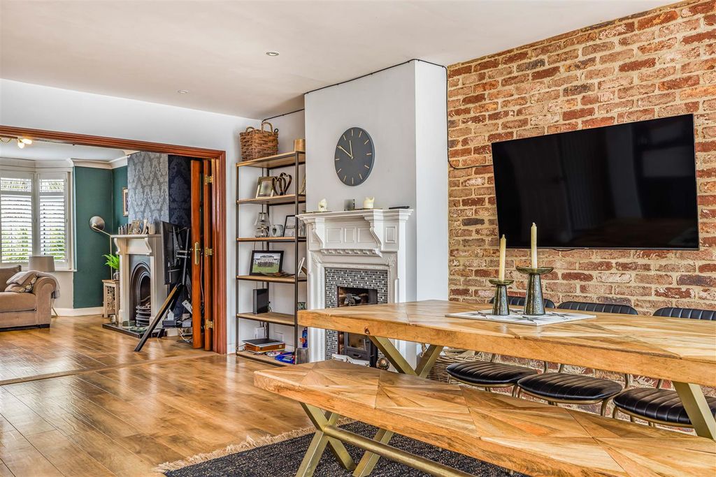 Property photo 3 of 23 48 The Dale, Widley-Small-Porticomarketing-Nexa-25