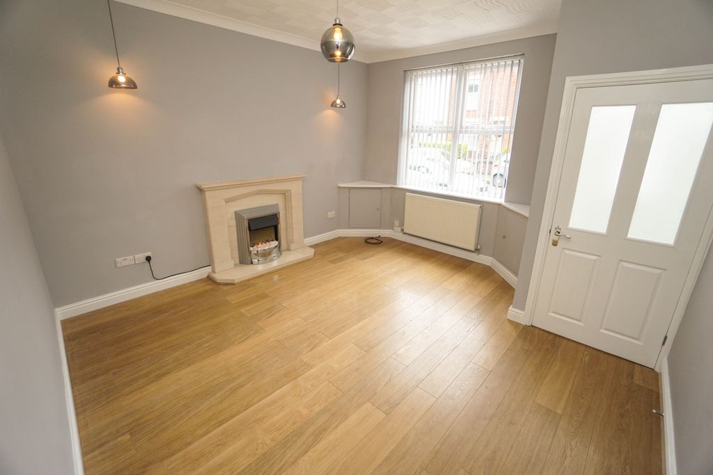 Property photo 2 of 8 Photo 1