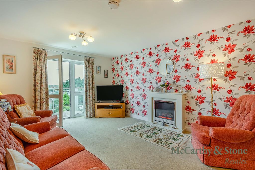 Property photo 3 of 36 8701746-Interior06.Jpg