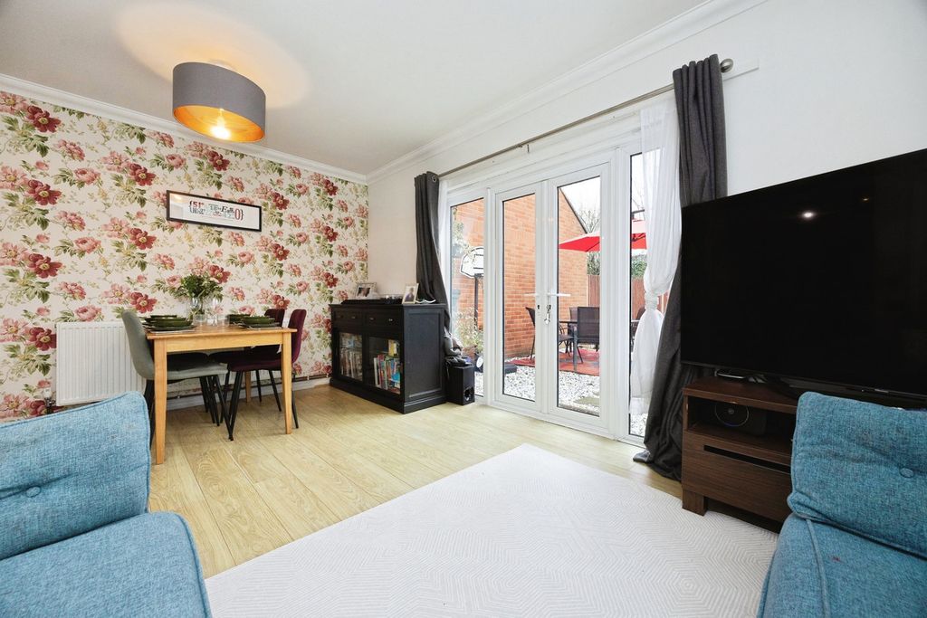 Property photo 2 of 27