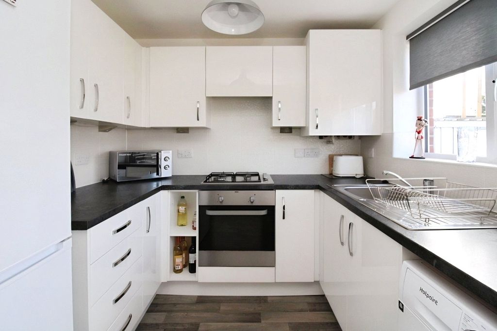 Property photo 3 of 13 Kitchen Dining Room