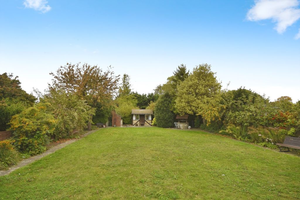 Property photo 2 of 19