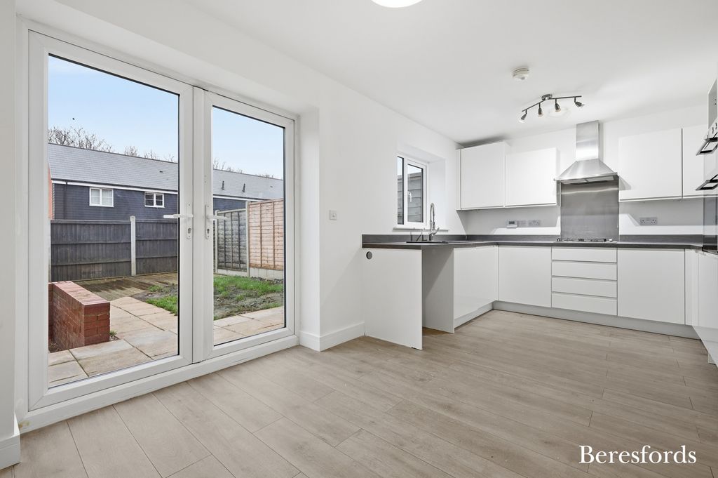 Property photo 3 of 22 Picture No. 04