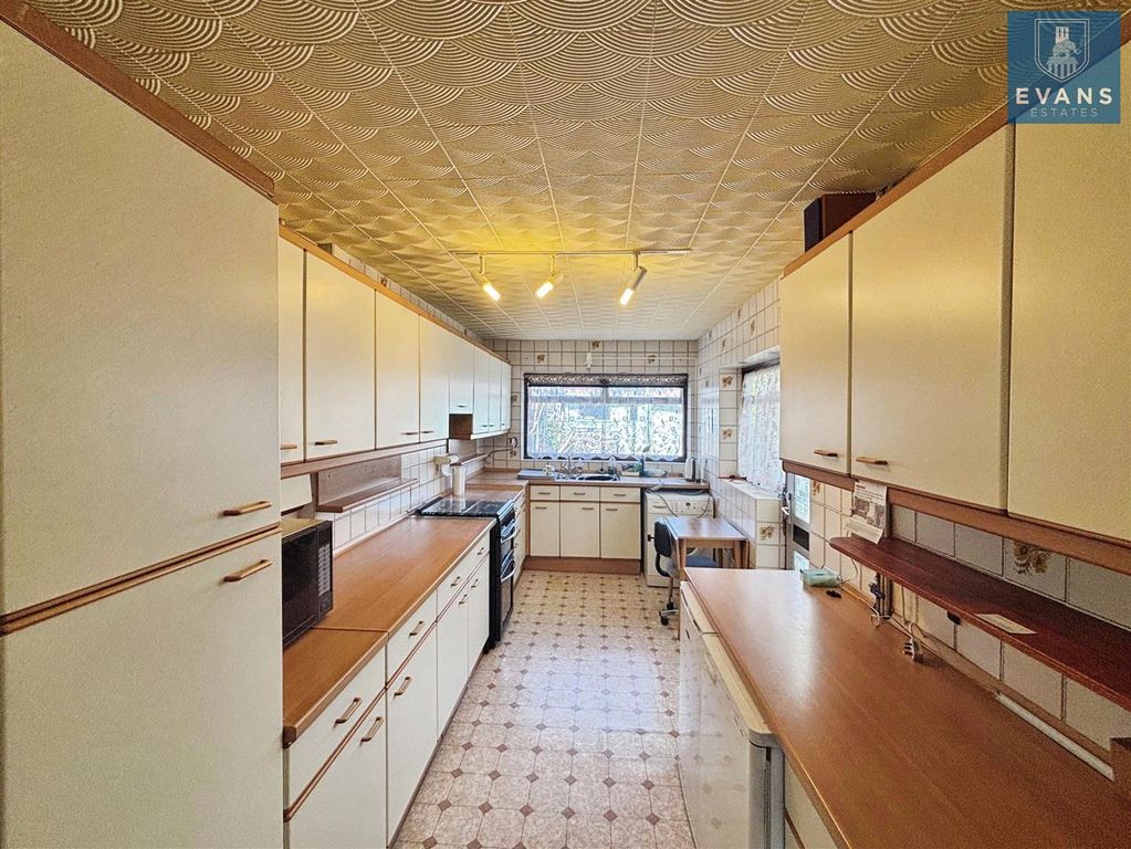 Property photo 2 of 15 Kitchen