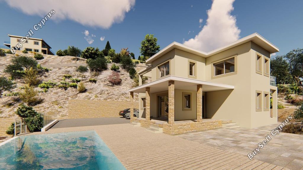 Property photo 1 of 2