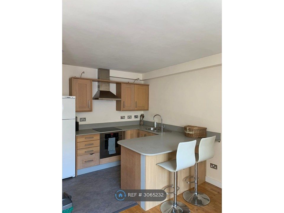 Property photo 1 of 9 Kitchen