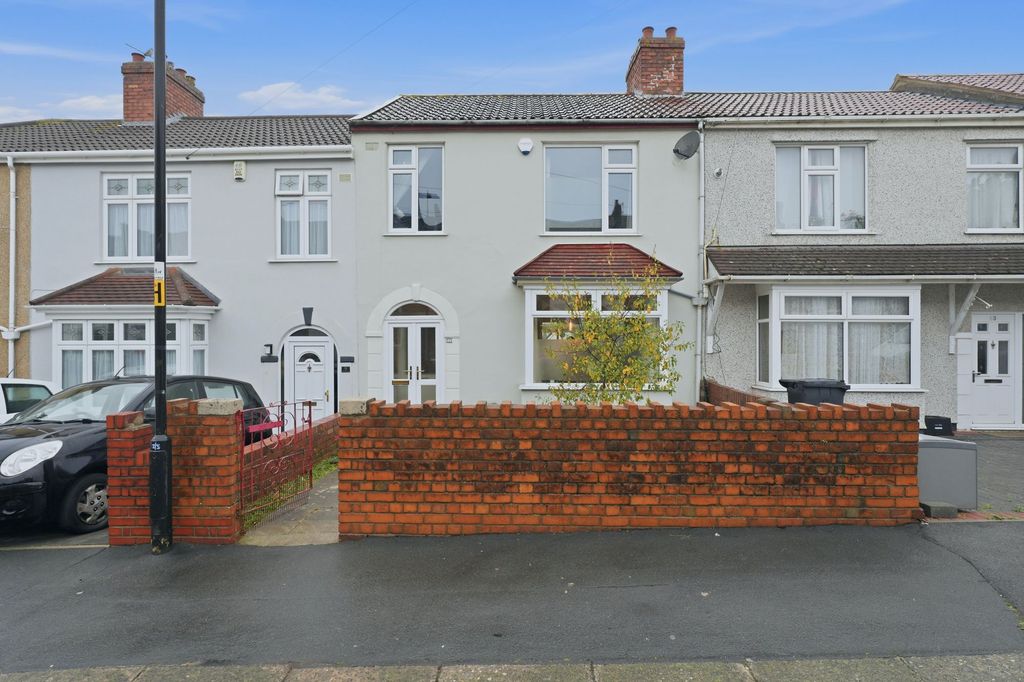 Property photo 2 of 24