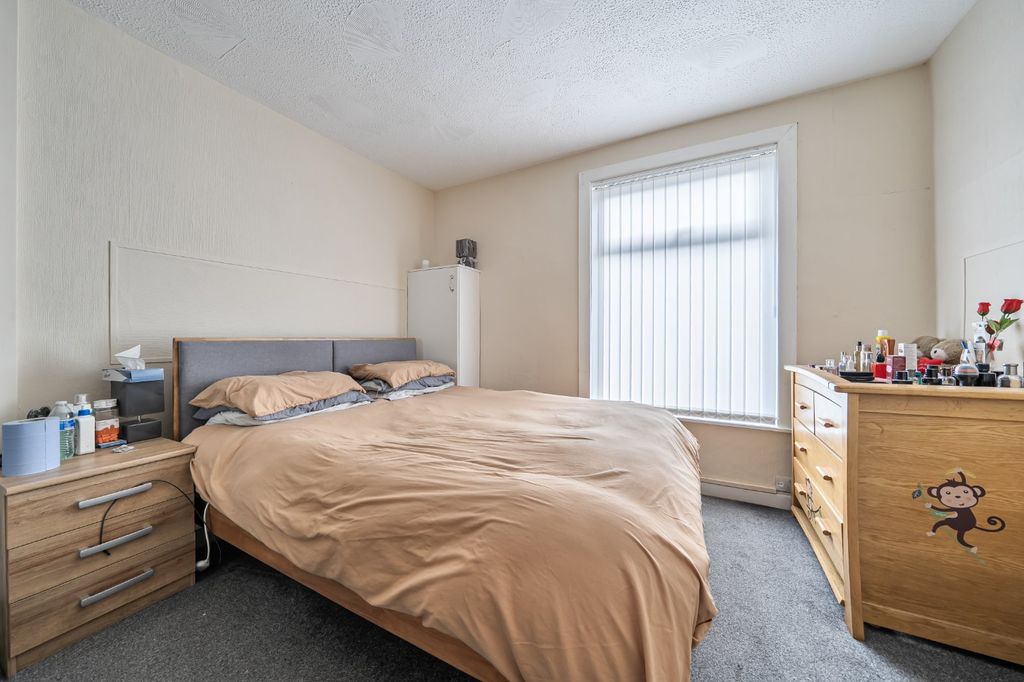 Property photo 3 of 11 Bedroom