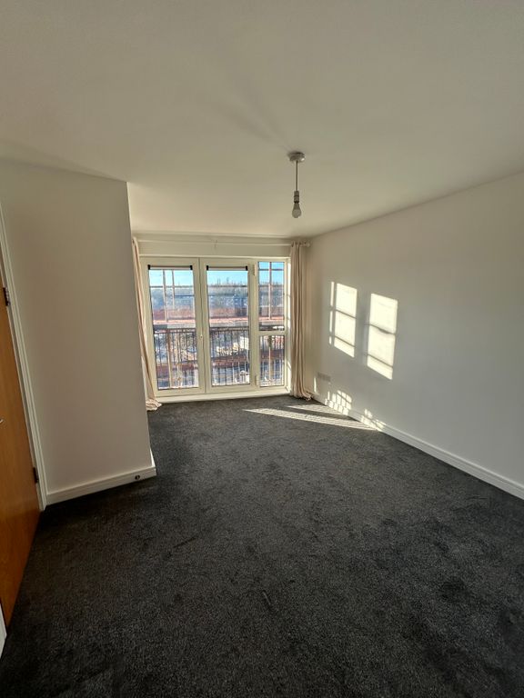 Property photo 1 of 6 Bedroom 1