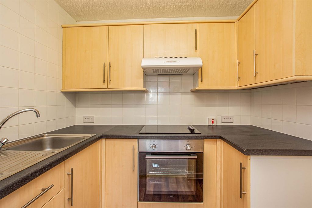 Property photo 3 of 8