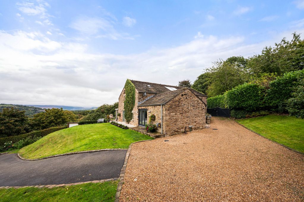 Property photo 1 of 50