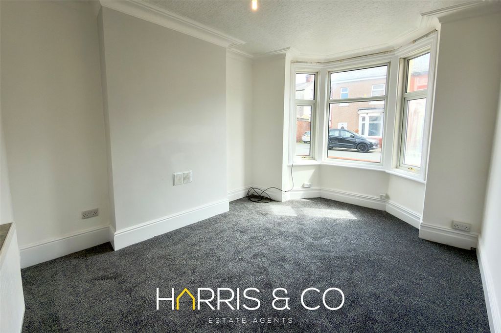 Property photo 2 of 9 Picture No. 06