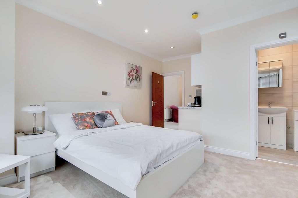 Property photo 2 of 3