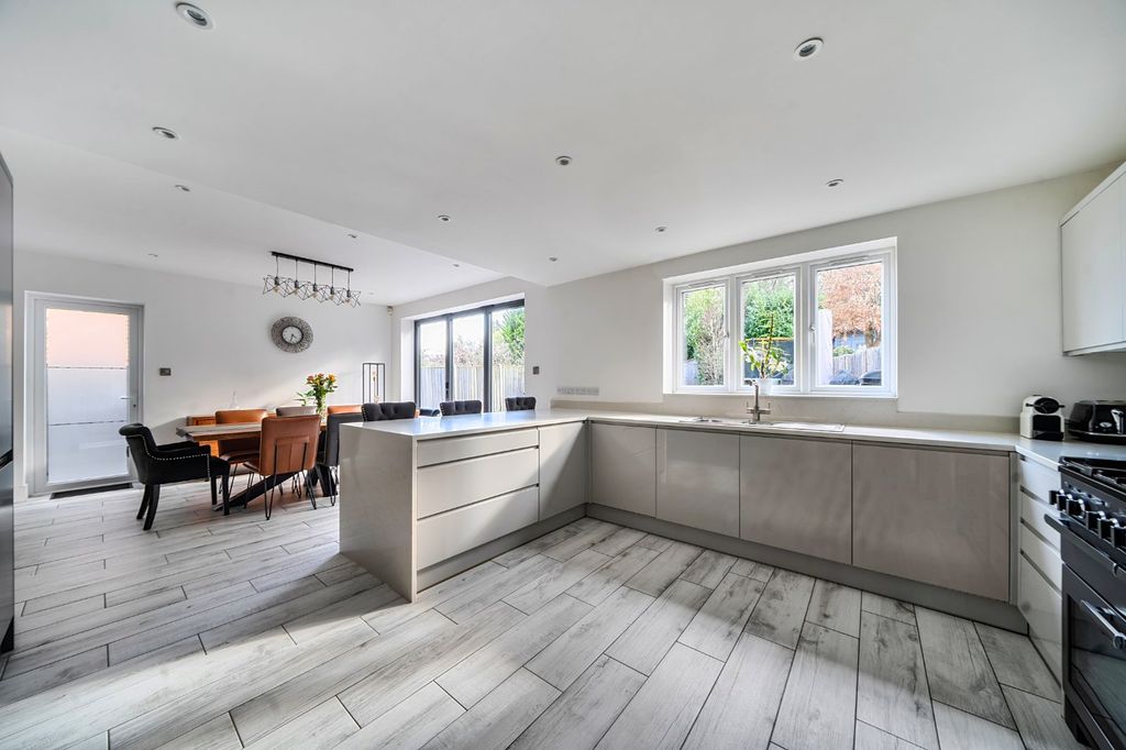 Property photo 3 of 30 Picture No. 91