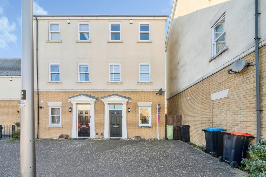 Property photo 1 of 26