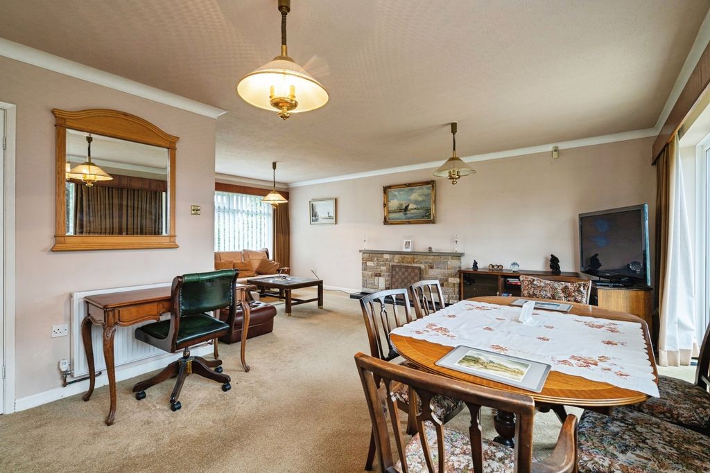 Property photo 3 of 18 Pbox-Img.Jpg