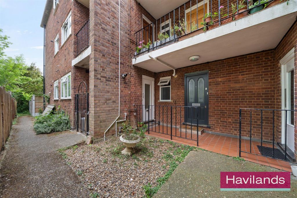 Property photo 2 of 14 Park House-2.Jpg
