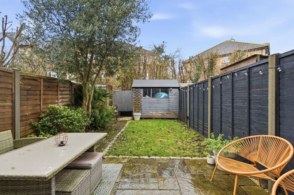 Property photo 3 of 12