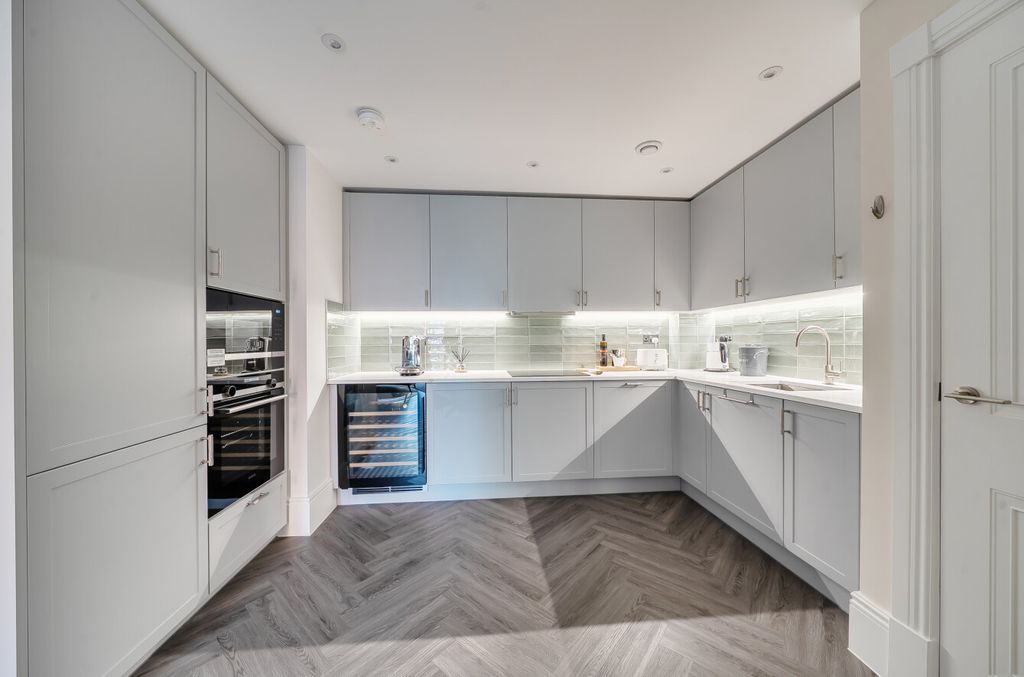 Property photo 2 of 14 1426043-25-69B1B0...