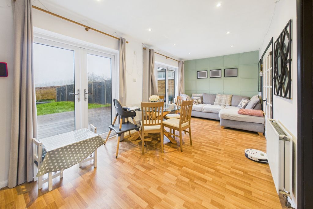 Property photo 3 of 24