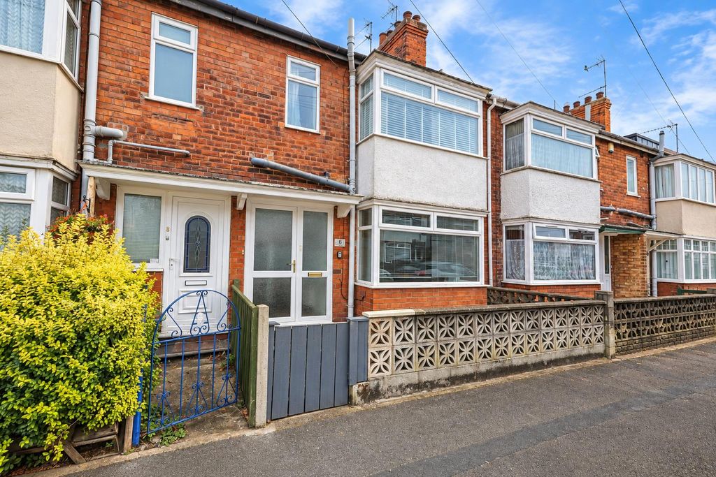 Property photo 1 of 18
