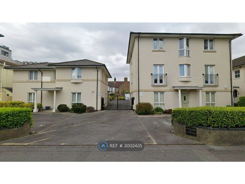 Property photo 2 of 13 Longfleet Road Poole