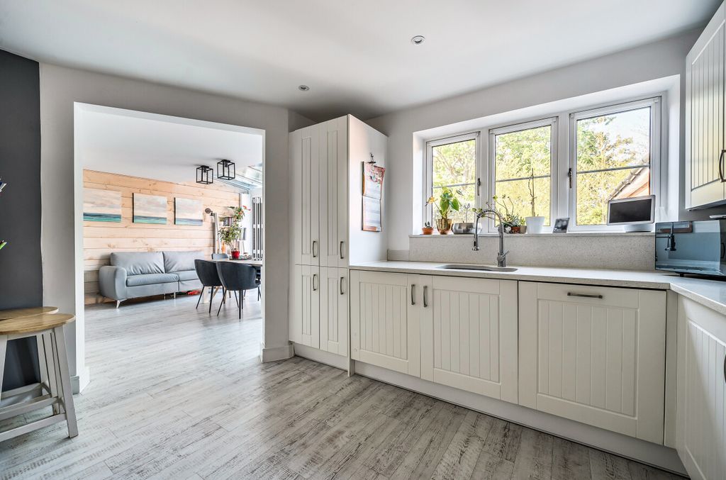 Property photo 3 of 20 1356212-14-68cd22...