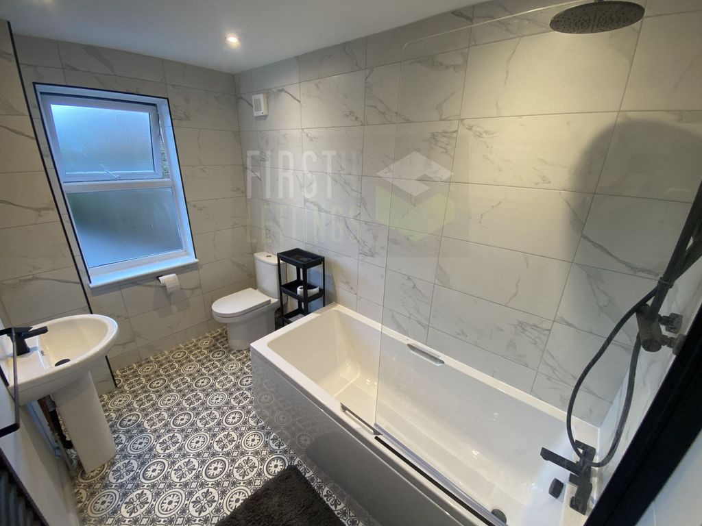 Property photo 1 of 9 Photo 9