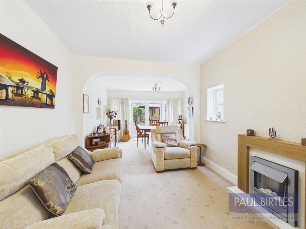 Property photo 3 of 28 Cam01301G0-Pr0751-Still026.Jpg