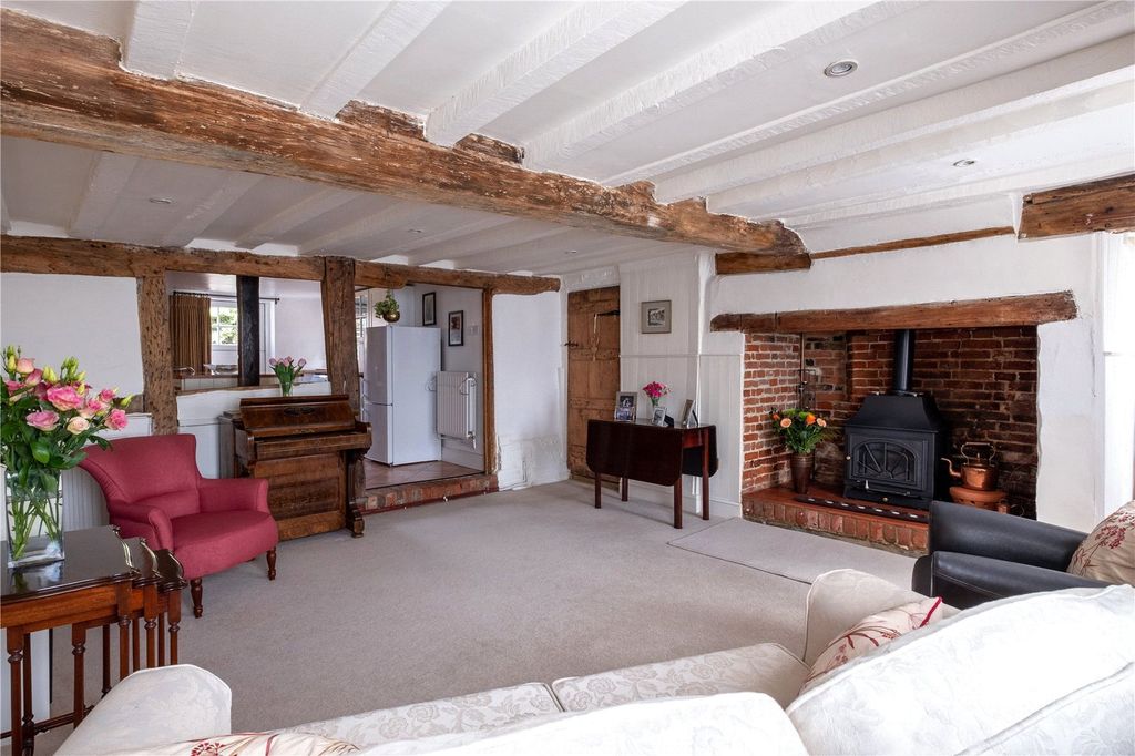 Property photo 2 of 10 Sitting Room