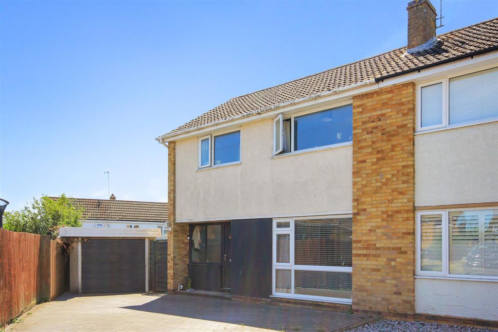 Property photo 1 of 7 Front.Jpg