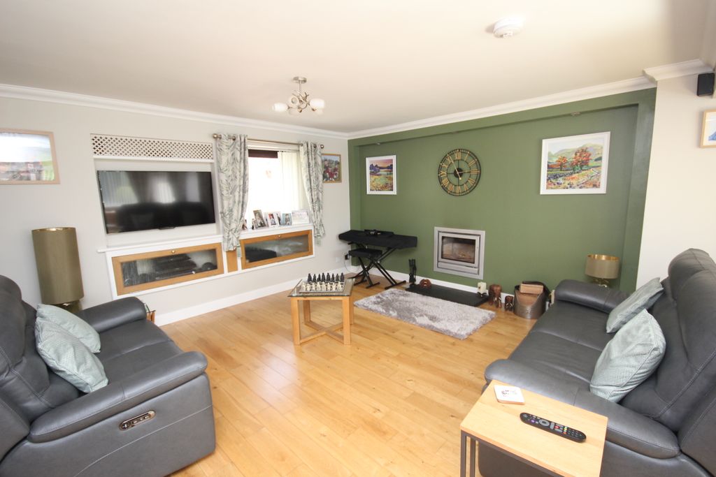 Property photo 3 of 24
